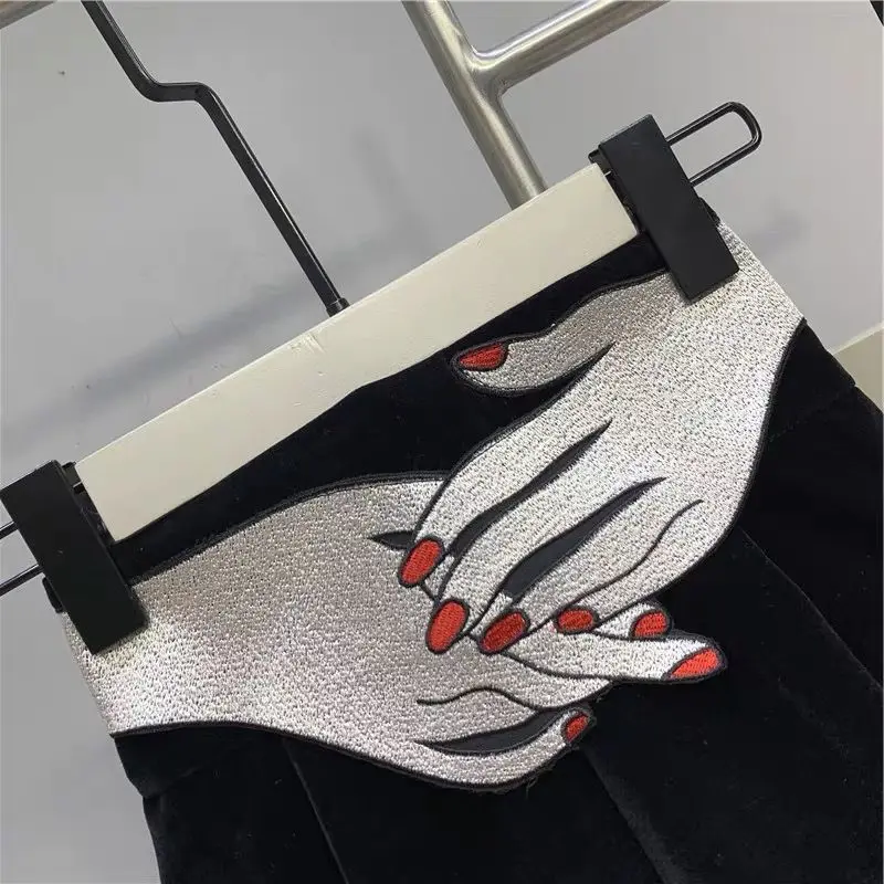 

British Style Women Empire Shorts Skirtss Sexy Fingers Embroidery Velvet Mini Party Shorts Woman Spring Autumn Pants SY002