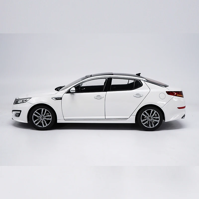 1:18 KIA K5 легированная модель автомобиля статические высокой моделирования металлические модельные автомобили с оригинальной коробкой