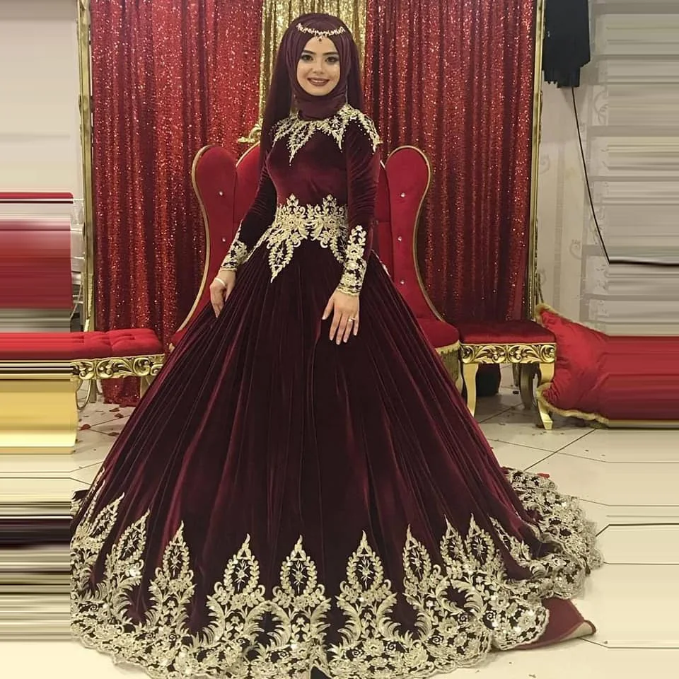 

Burgundy Velour Gold Applique Muslim Wedding Dresses Elegant Long Sleeve Moroccan Kaftan Arabic Islamic Formal Bridal Dress