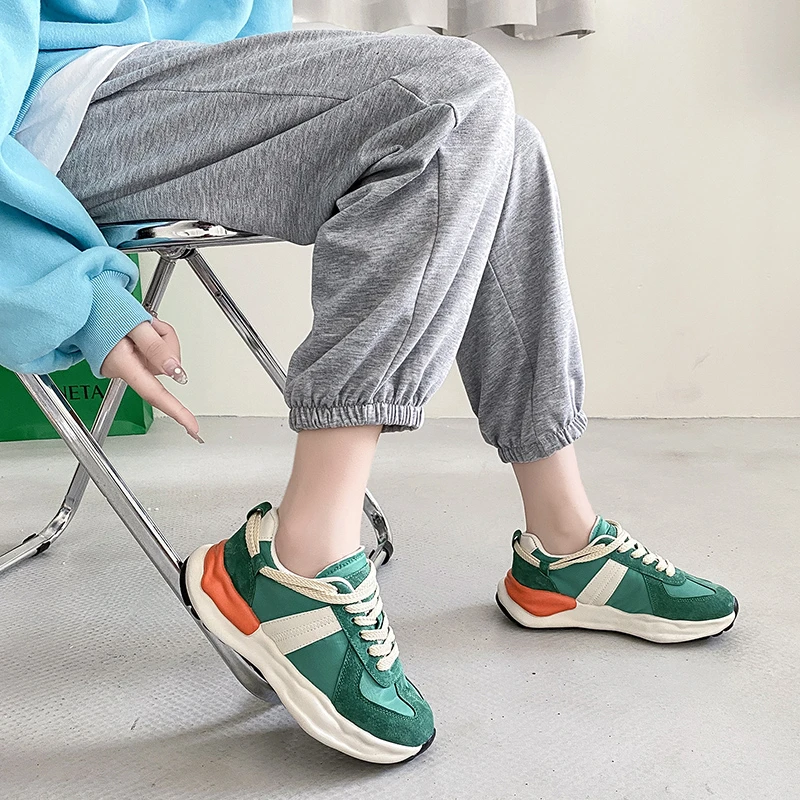 

Classic Brand Golf Sneakers Men Fashion Non-Slip Medium Cut Golf Shoes Women Autumn Thick Soled Comfortable Golf Shoes for Men
