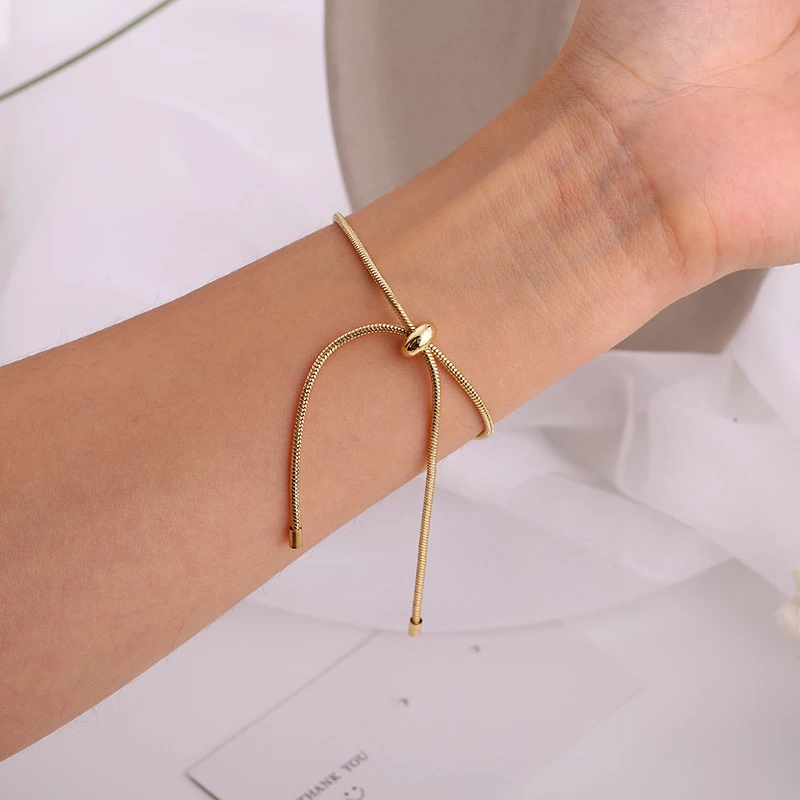 

2020 New Korean Vintage Simple Gold Enamel Daisy Flower Pendant Adjustable Rope Chain Bracelets For Women Party Jewelry