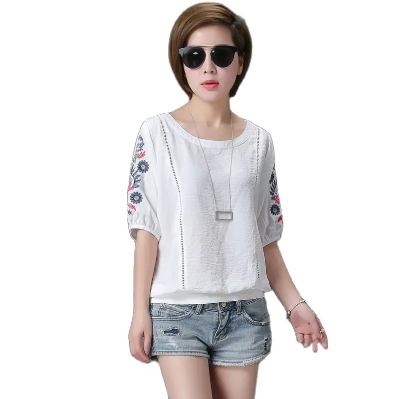 

2021 Summer New Fashion Wild Embroidery Loose short-sleeved Women Small t-shirt