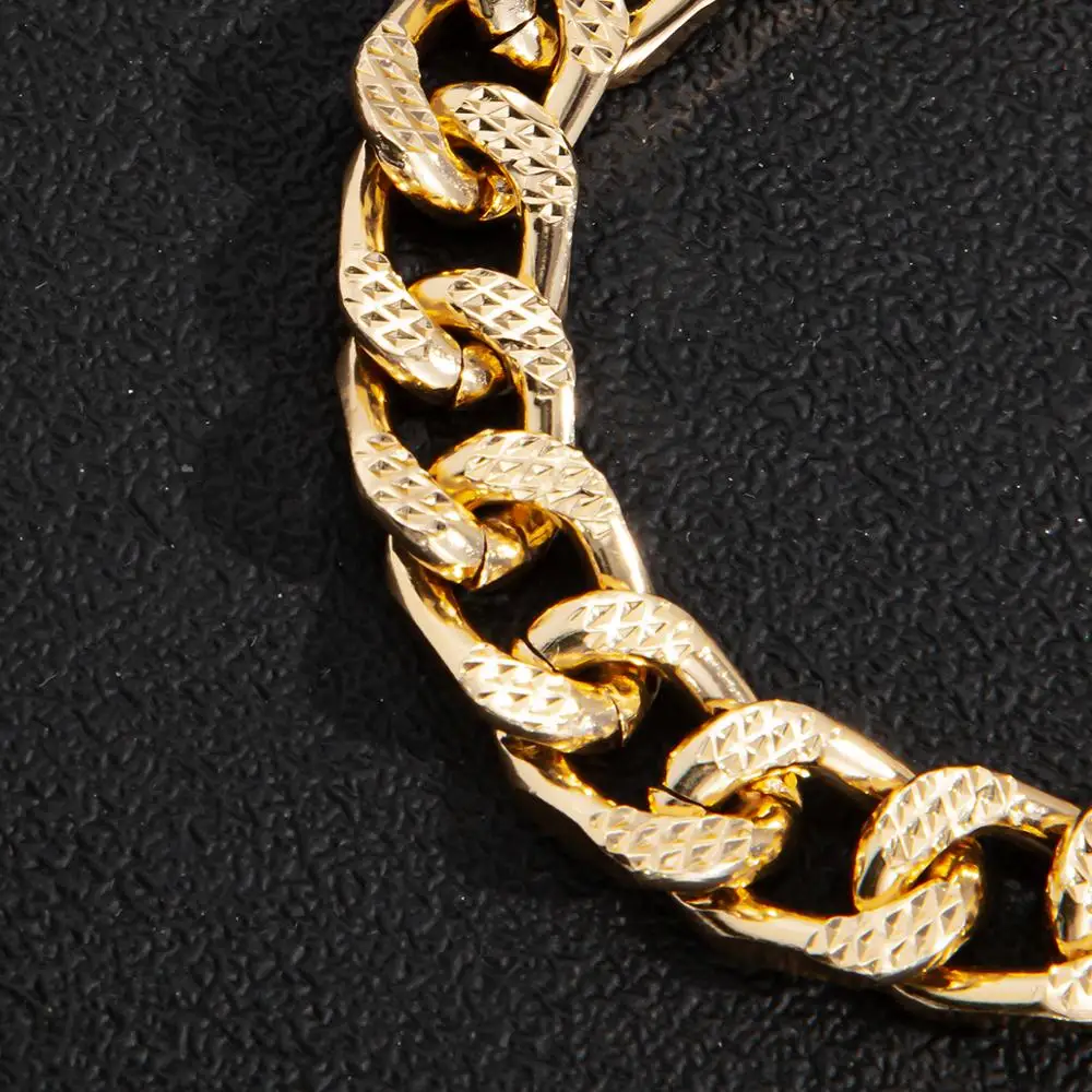 

Punk Men's Curb Cuban Link Chain Bracelet Gold Color Aluminum Charm Chain Bracelet for Women Men Charm Fashion Jewelry Gifts