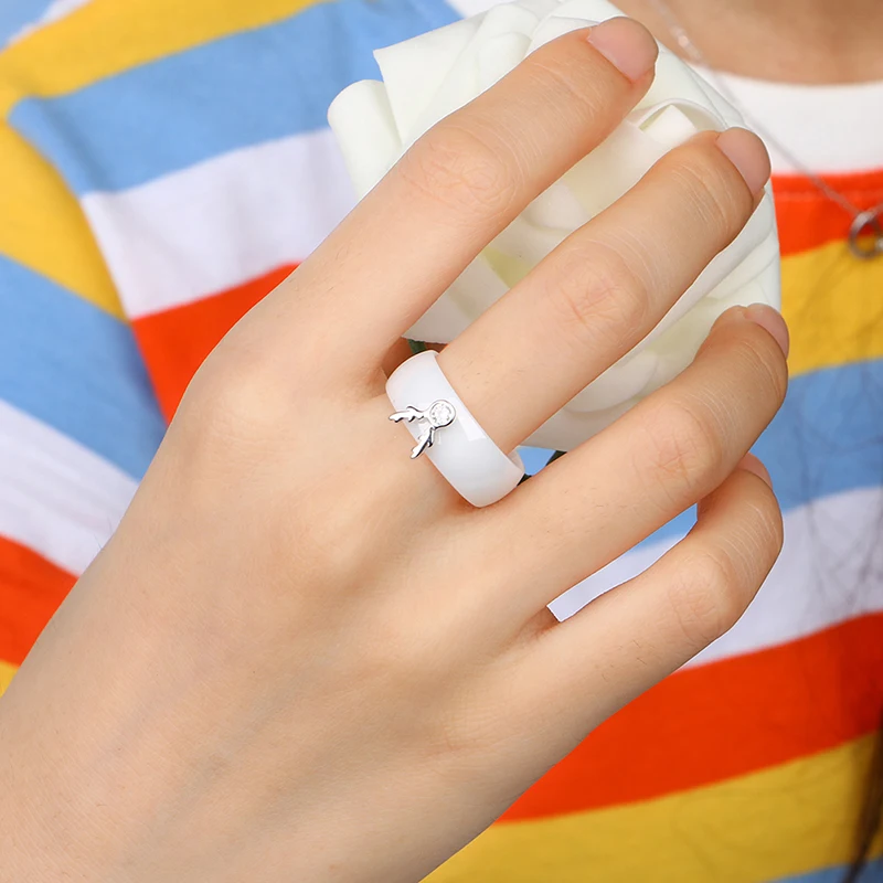 Женское керамическое кольцо черно-белое обручальное с фианитами 8 мм 925 |