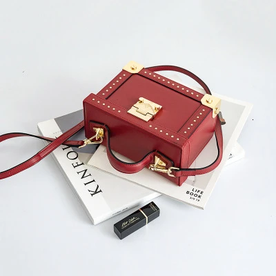 Red Unua amo, Брендовая женская сумка, модная, с заклепками, роскошные, из натуральной кожи, мини квадратные сумочки,, женская сумка через плечо, сумки - Цвет: Red