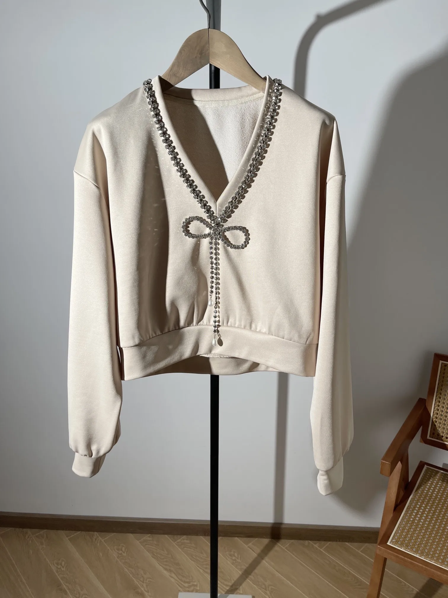 

Высококачественный однотонный комплект брюк для женщин, модные брюки с длинными рукавами и украшением из стразов, модель сезона зима 2021 год...