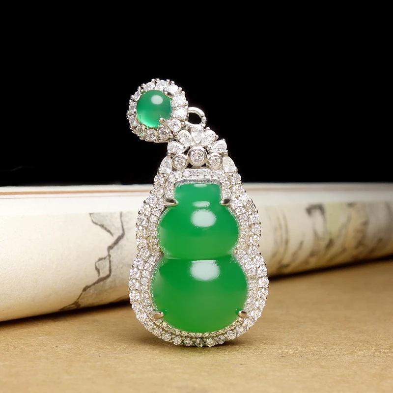 Кулон из серебра 925 пробы с натуральным зеленым агатом и халцедоном | Украшения