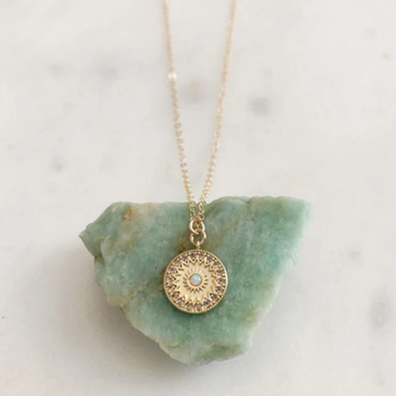 

Dainty Gold Coin Fire Opal Necklace Crystal Pendant Chain Necklaces for Women Girl Statement Necklace Trendy Jewelry