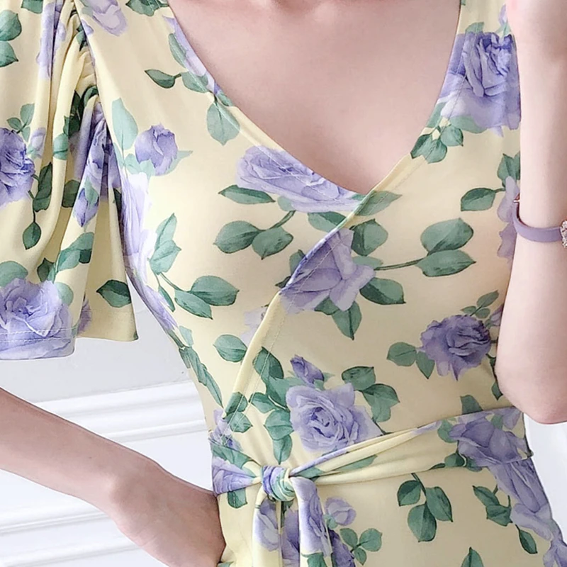 

Dresses Women 2021 Summer New Arrival Fashion Short Sleeve V-Neck Lace-Up Print Dress Ladies Slim Bottom Holiday Dress