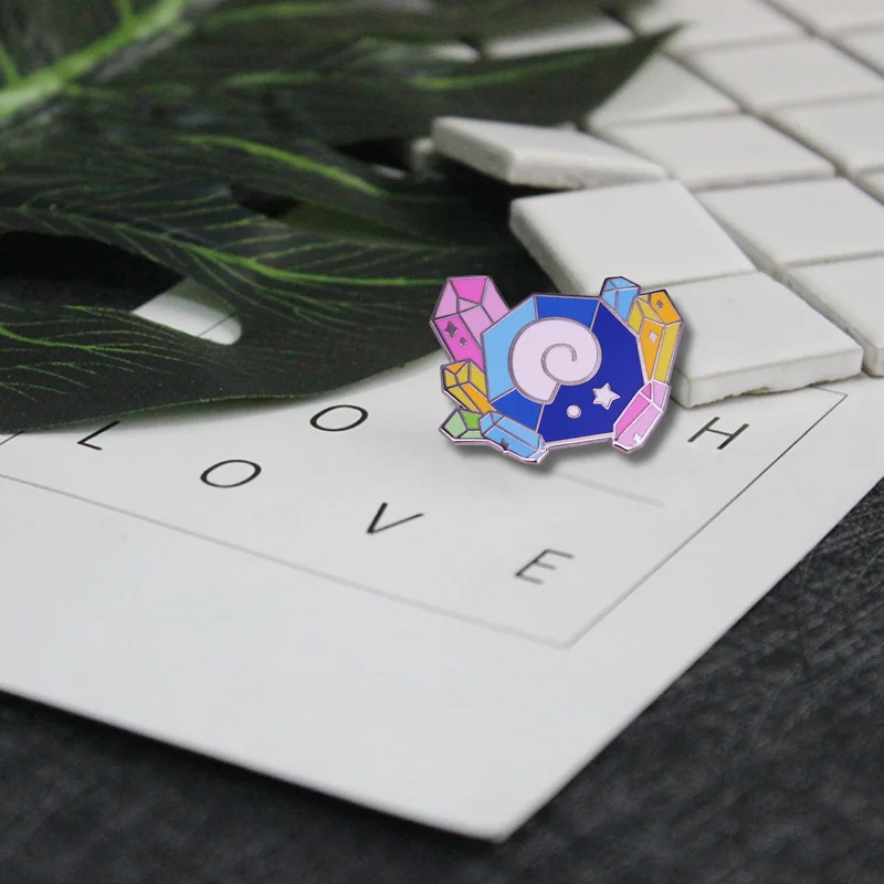 Эмалированная брошь с животными перекрещивающимися кристаллами | Украшения и