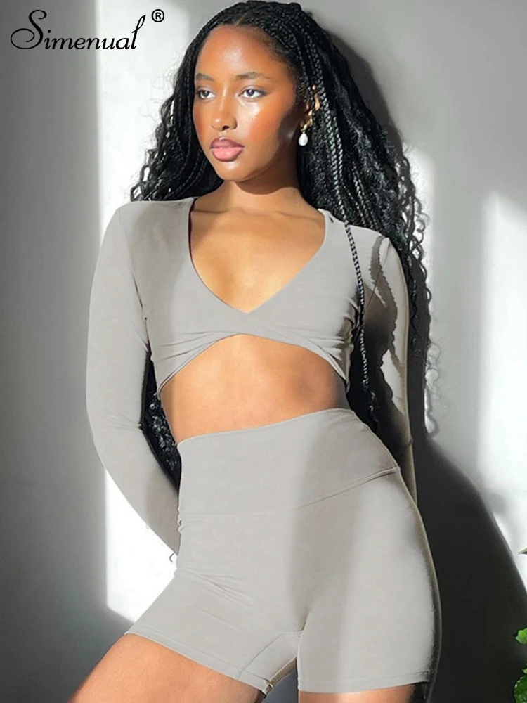 

Simenual, однотонный топ с длинными рукавами и байкерские шорты, женский костюм, женские повседневные комплекты, вечерние Клубные костюмы с v-об...