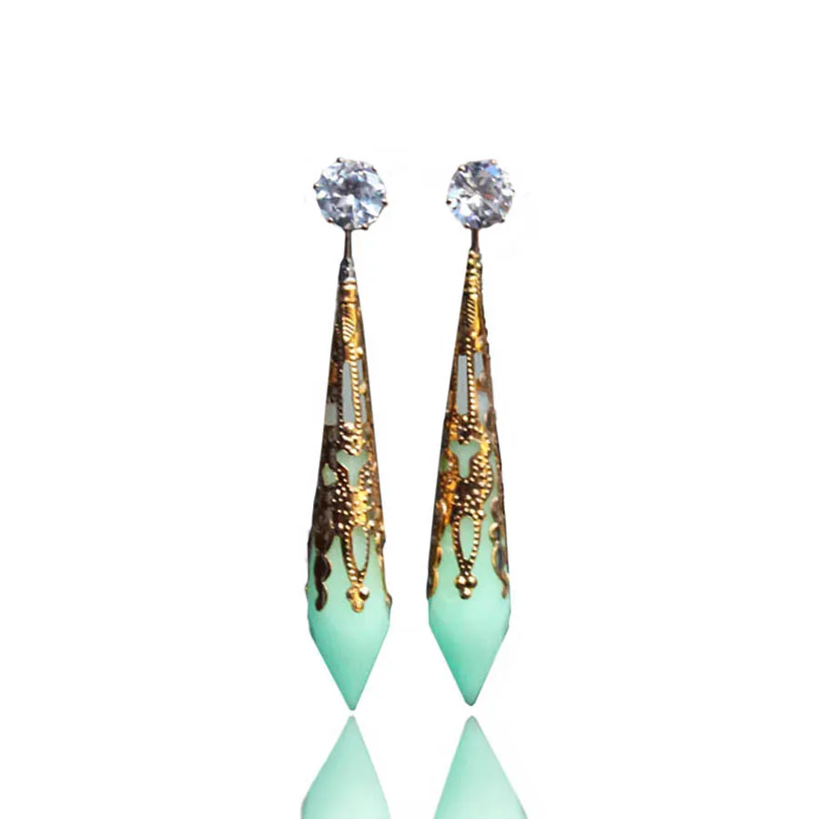 

THE Crystal column Ear Cuff GLOW in the DARK Rhinestone Cutout Ear Stud Colors arrow Earring Earrings WOMEN girl gift