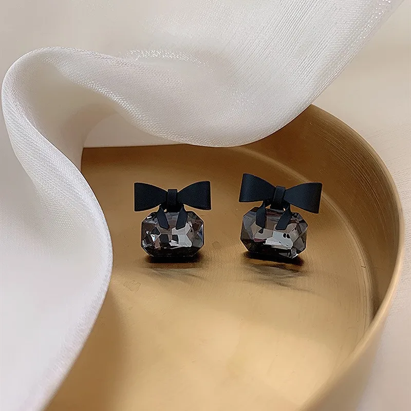 2020 New joker Korean sweet Black bowknot Women Earrings fashion senior shiny crystal geometric square Stud Jewelry | Украшения и