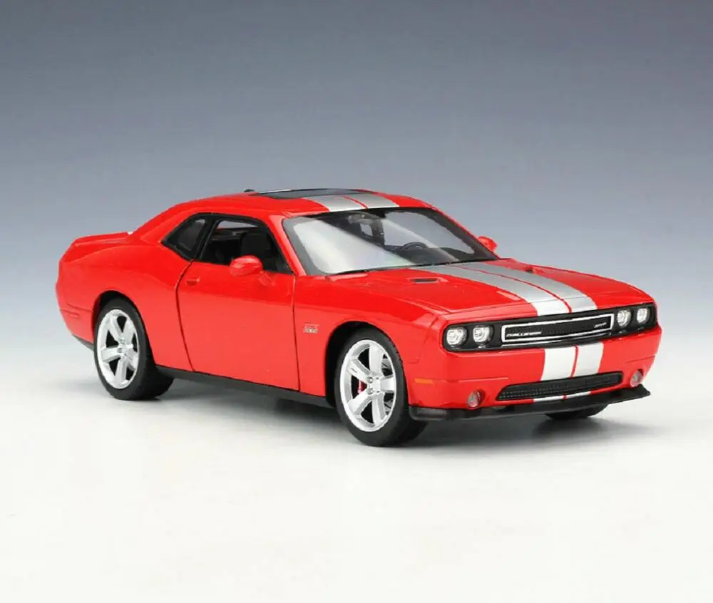 Модель спортивного гоночного автомобиля Welly 1:24 2012 Dodge Challenger SRT новая в