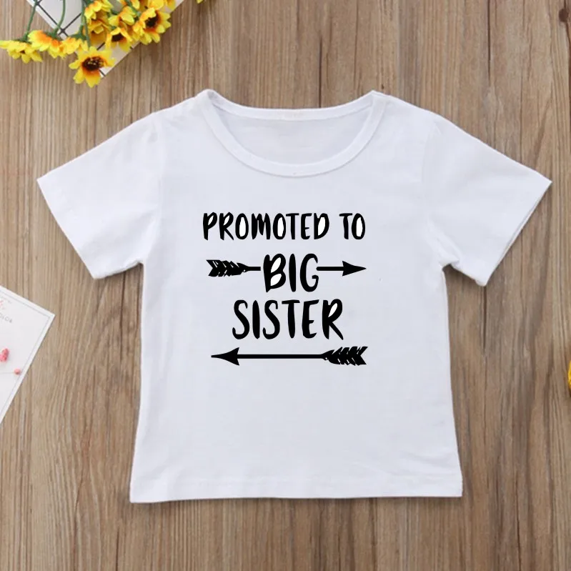 Детская футболка с надписью «adrovered To Big Sister» летняя футболка с короткими рукавами и забавным графическим принтом для мальчиков и девочек детская футболка KT-2055