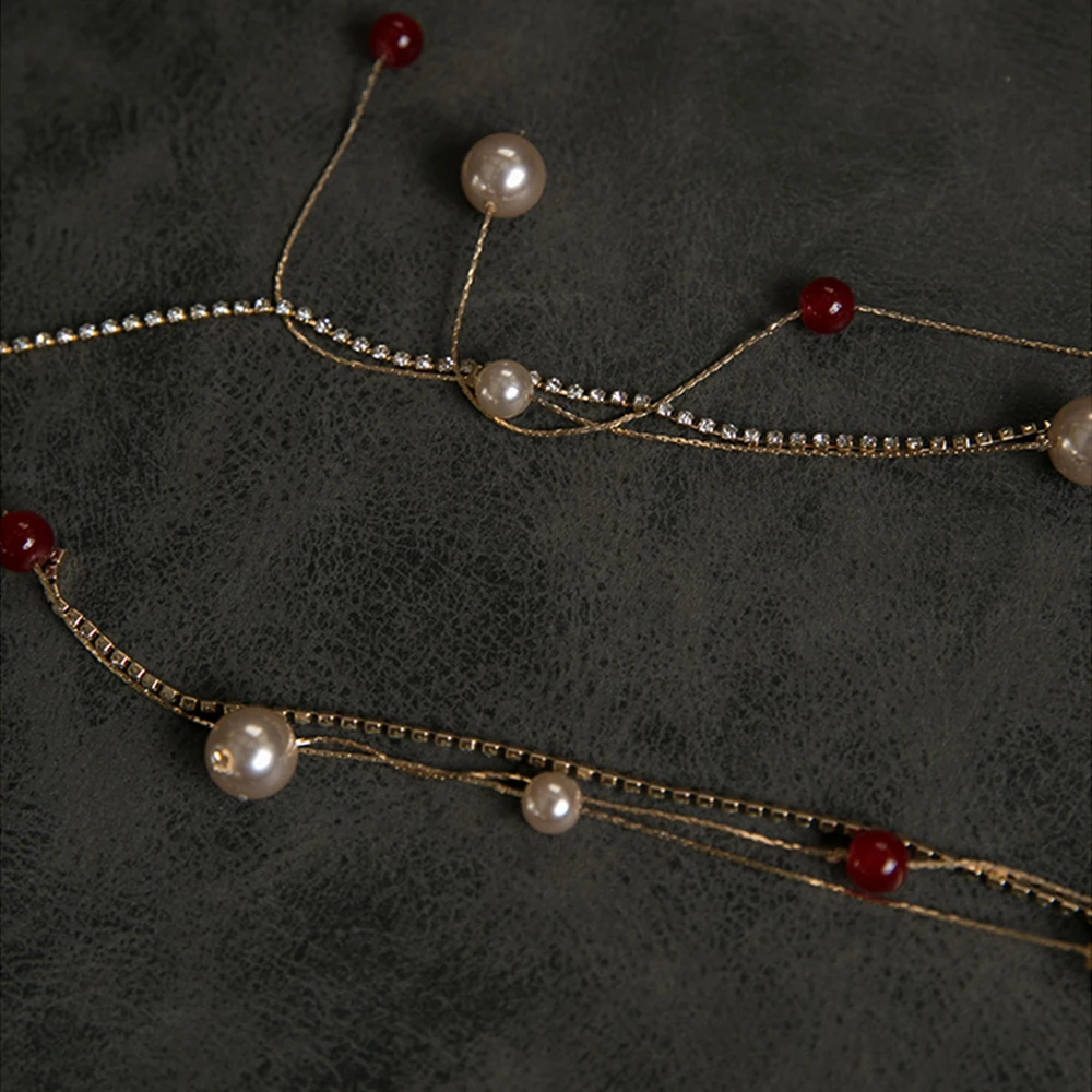 Женская бархатная шляпка-Вуалетка FS бордовая с бахромой украшенная бусинами для