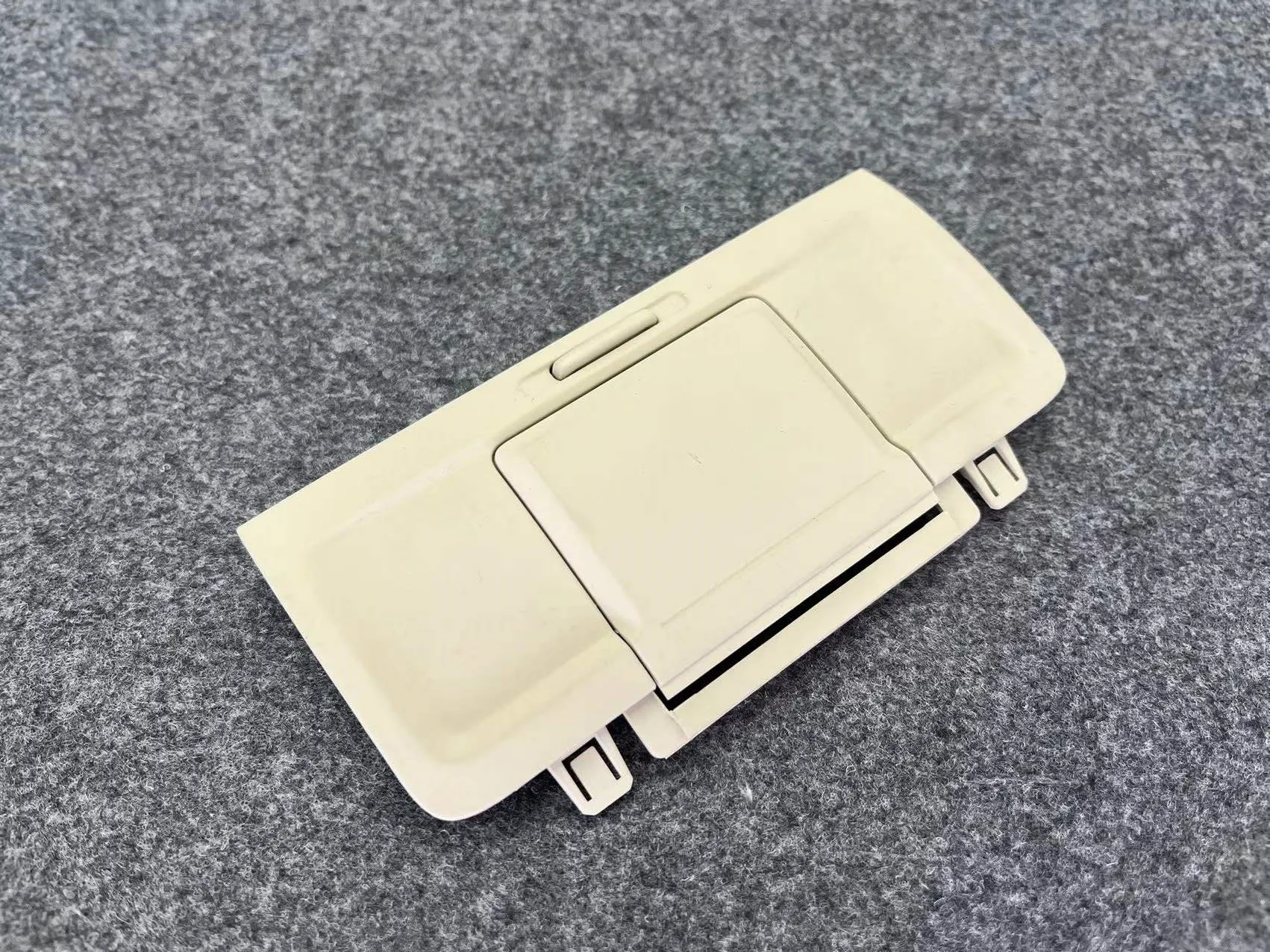 Задний блок питания для подлокотника задний источник Passat B6 B7 CC 3C0 863 289 3C0863289 -