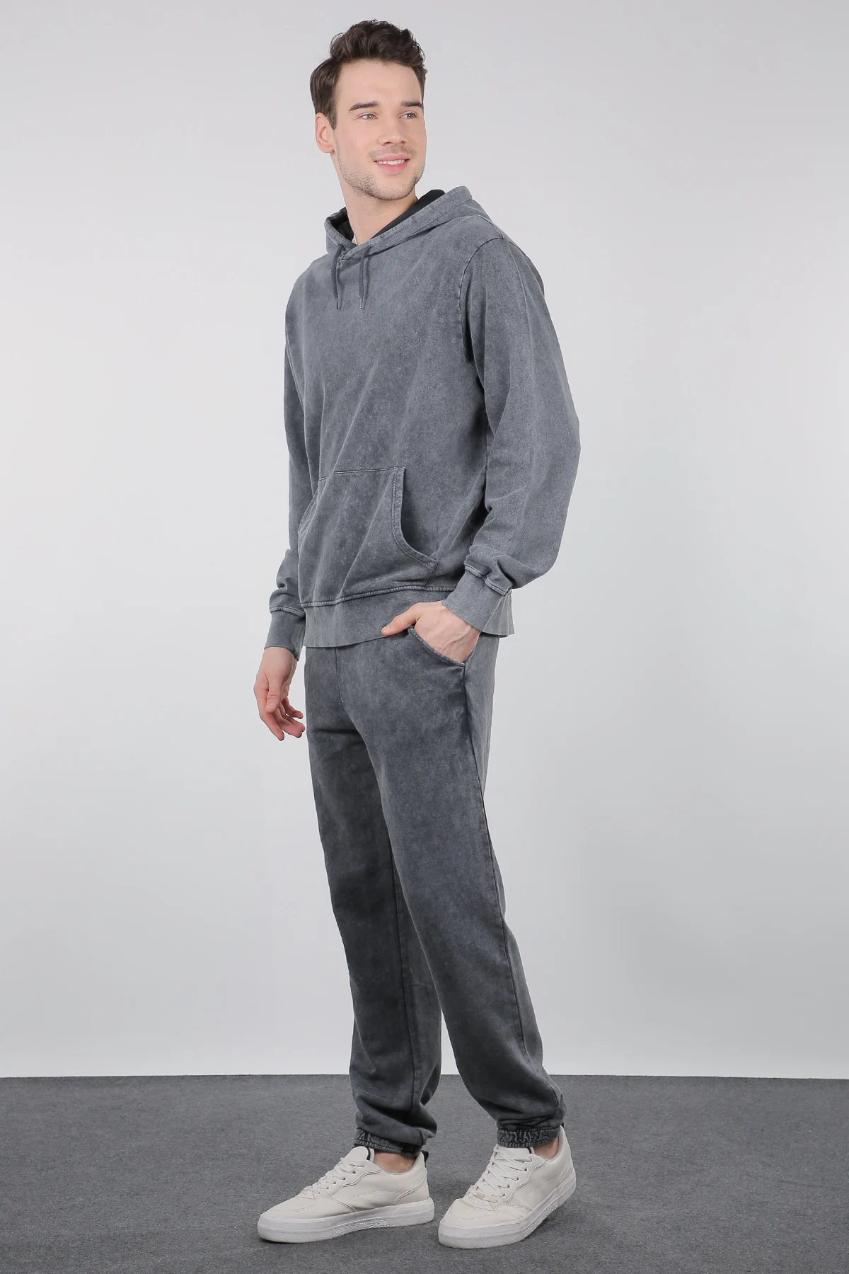 

Smoked Kangaroo Mens Hooded Sweatshirt with Pocket