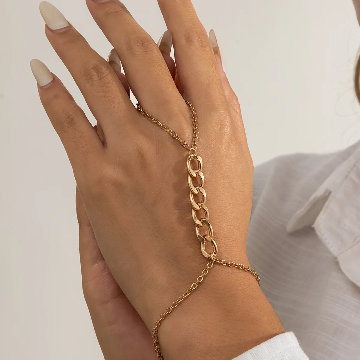 

New Creative Unique Gold Color Iron Chain Link Bracelets For Women Hot Sale Fashion Geometric Bracelet on Hand Wedding Jewelry