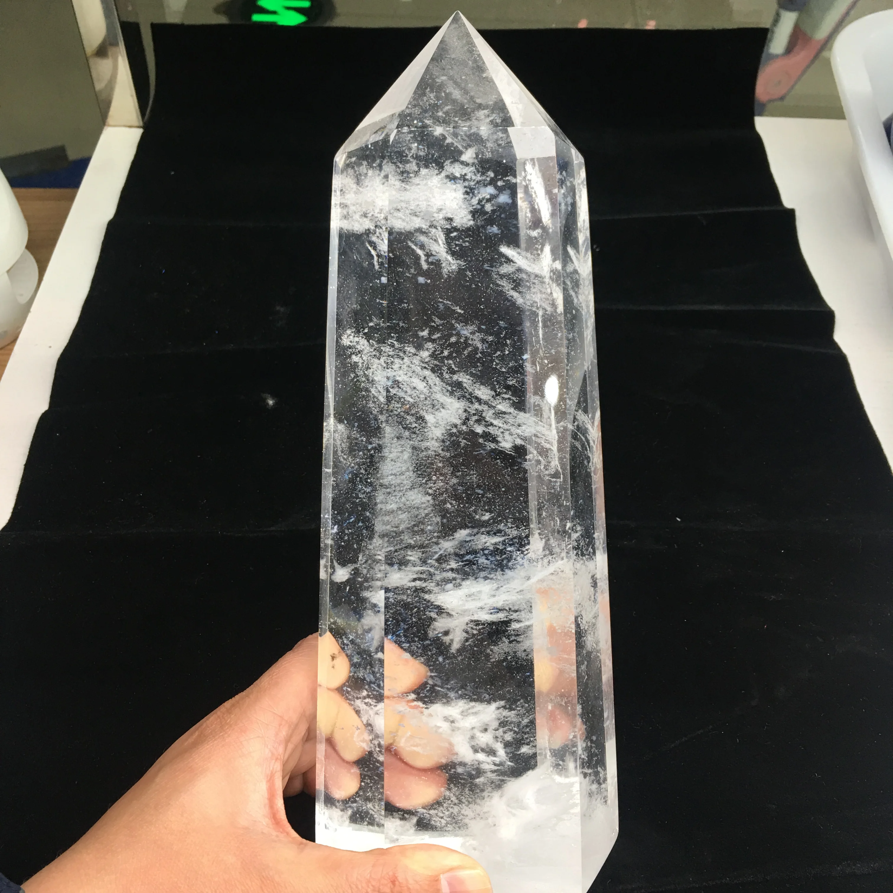 

Beautiful high temperature white fused crystal smelted stone crystal column obelisk quartz point sample healing reiki decoration