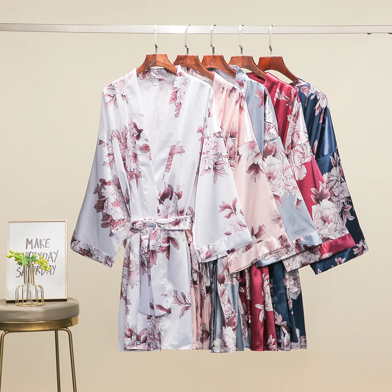 YUXINBRID 2020 New Wedding Bride Robe Bridesmaid Floral Robe Satin Silk Bathrobe Women Kimono Sleepwear Bridal Robes wedding