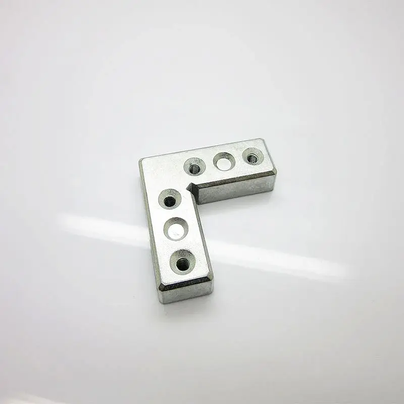 Правая угловая скобка и Соединительная деталь для дверей из алюминиевого