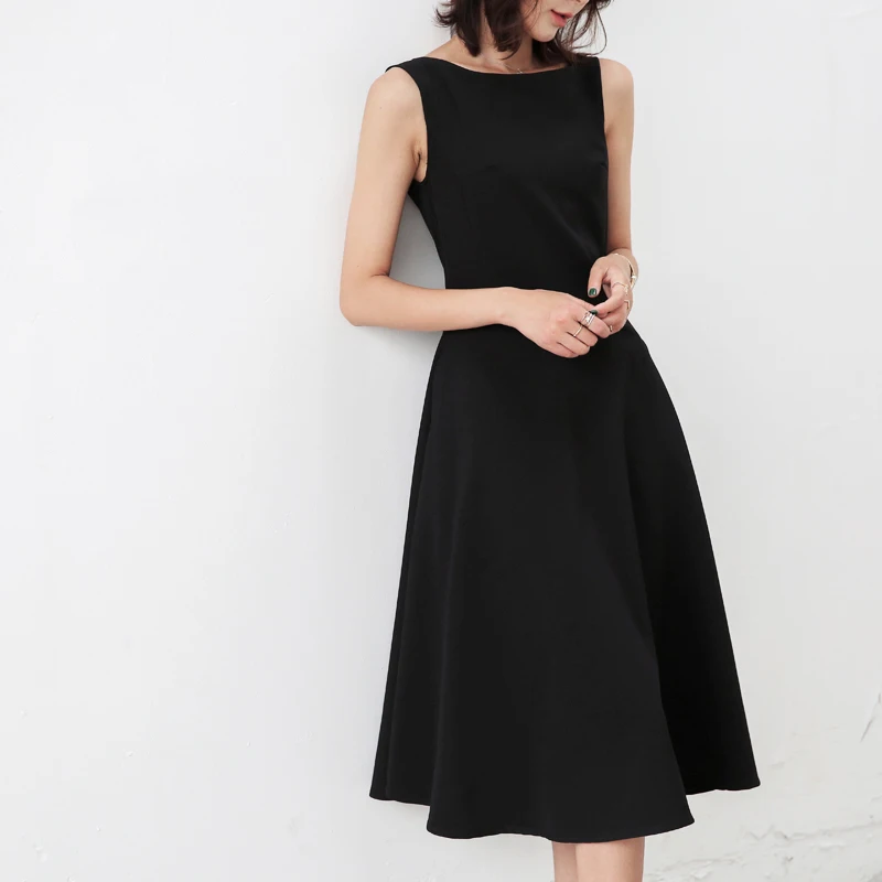 Платье женское ТРАПЕЦИЕВИДНОЕ на бретелях повседневное однотонное черное