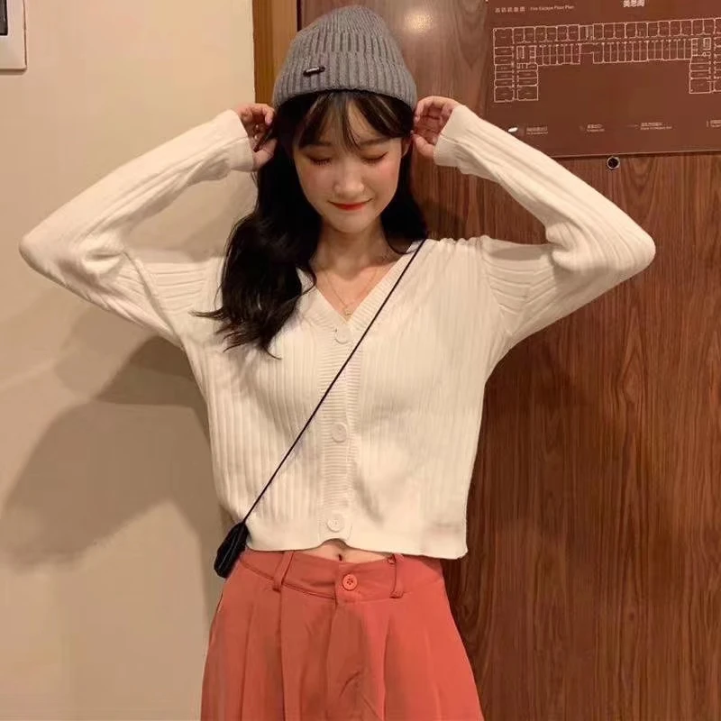 

2021 Knitted Sweater Women Streetwear V Neck Button Long Sleeve Cardigan Cute Solid 2021 Autumn Winter Fashion Women's Sweater