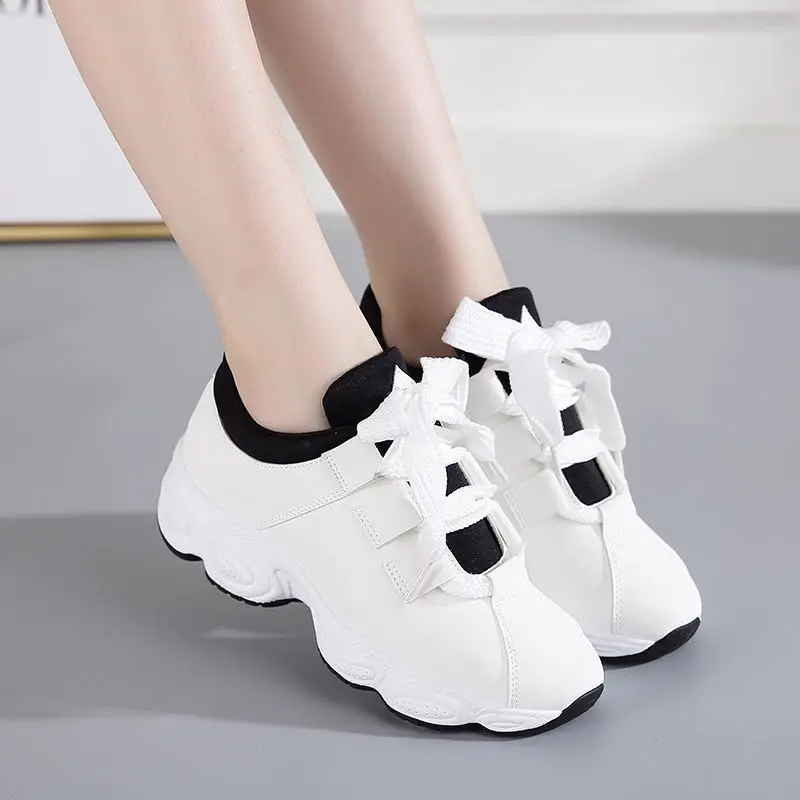 White Women's Chunky Sneakers Fashion Women Platform Shoes Lace Up Breathable Air Vulcanize Shoes Women Female Trainers Dad Shoes - Цвет: White