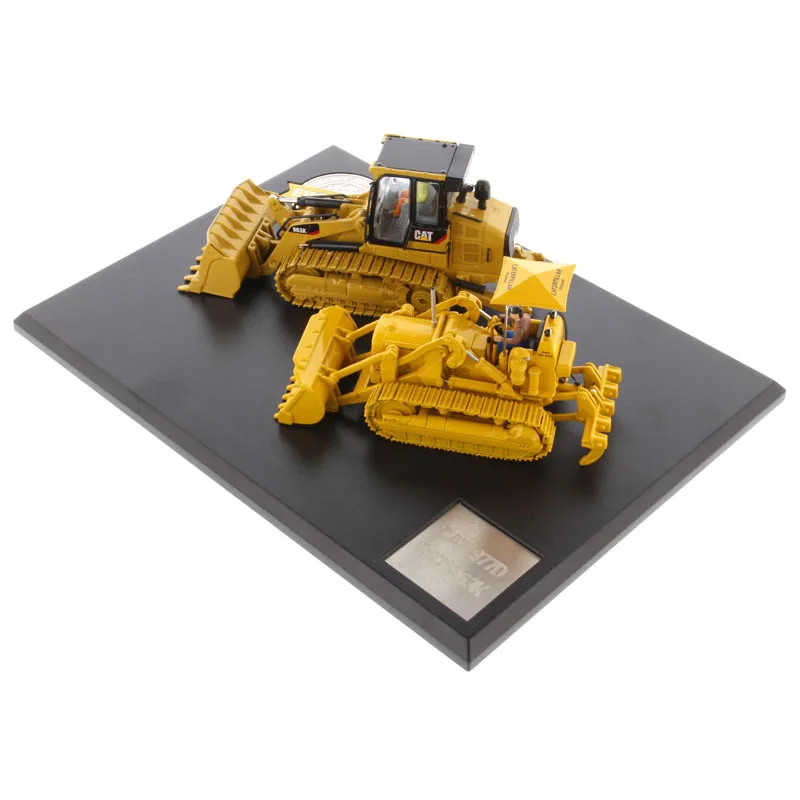 DM85559 1:50 Cat 977D Traxcavator (Circa 1955-1960) and Caterpillar 963K Track Loader (Current) toy | Игрушки и хобби