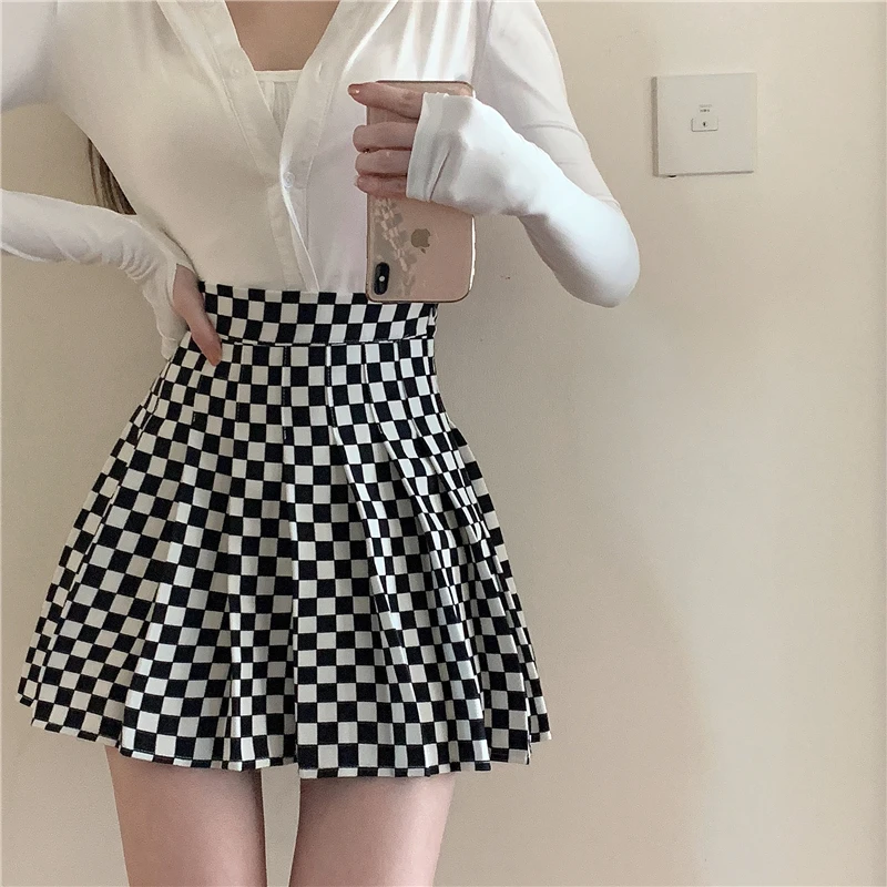 

Checkerboard skirt ladies in the fall and winter of 2021 new pleated skirt of tall waist bust skirt show small a word