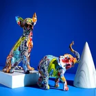 Статуэтки и миниатюры 2021, популярная простая креативная цветная статуя собаки чихуахуа, украшение для дома и офиса, ремесла из смолы для гостиной