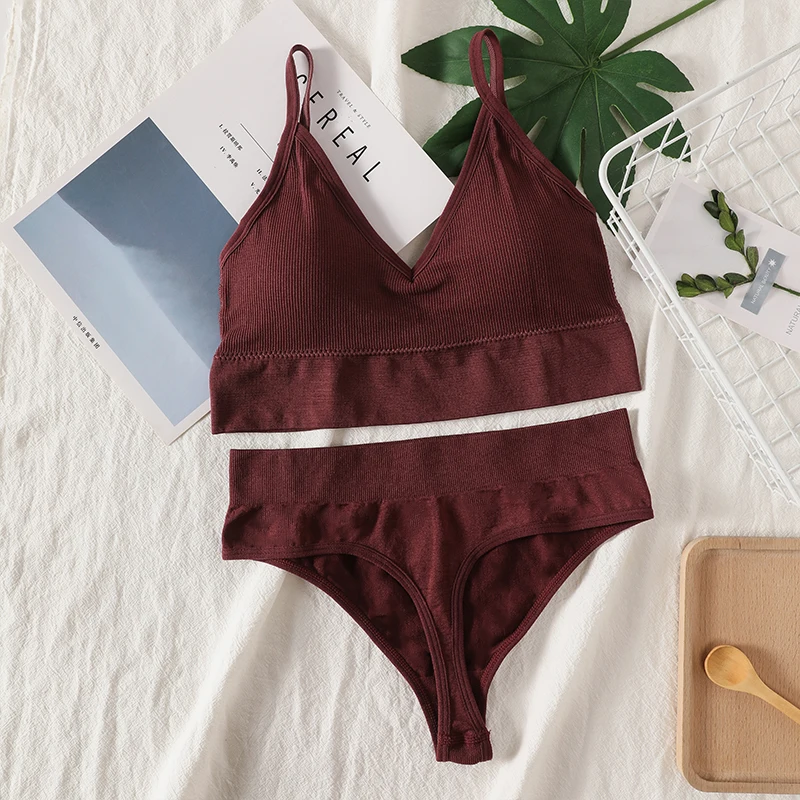 

Women Bra Panties Set Sexy G-String Push Up Bra Crop Top Seamless Underwear Fitness Active Bra Thongs Female Top Lingerie Set