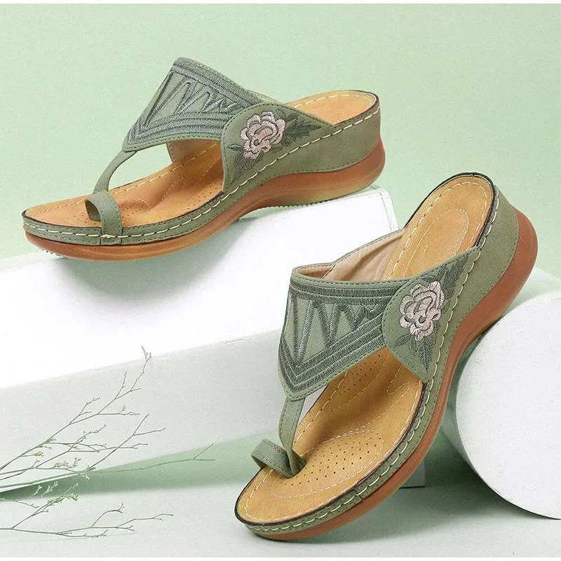 

Retro Women's Sandals Leather Ladies Clip Toe Wedges Shoes 2021 Fashion Embroidery Platform Casual Roman Female Beach Shoes
