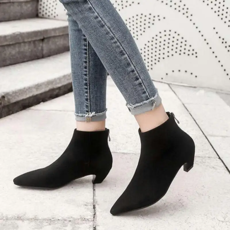Женские замшевые ботильоны на низком каблуке 3 см с острым носком | Обувь