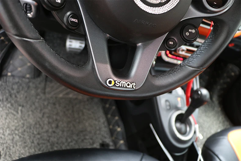 Наклейка на руль для автомобиля, украшение для Mercedes Smart 453 451 450 fortwo forfour, логотип из алюминиевого сплава, украшение