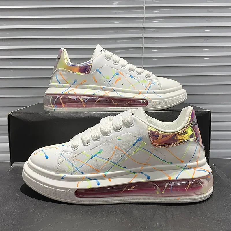 

Новые стильные маленькие белые кроссовки на воздушной подушке, женские кроссовки со шнуровкой на толстой подошве, светящиеся кроссовки в с...