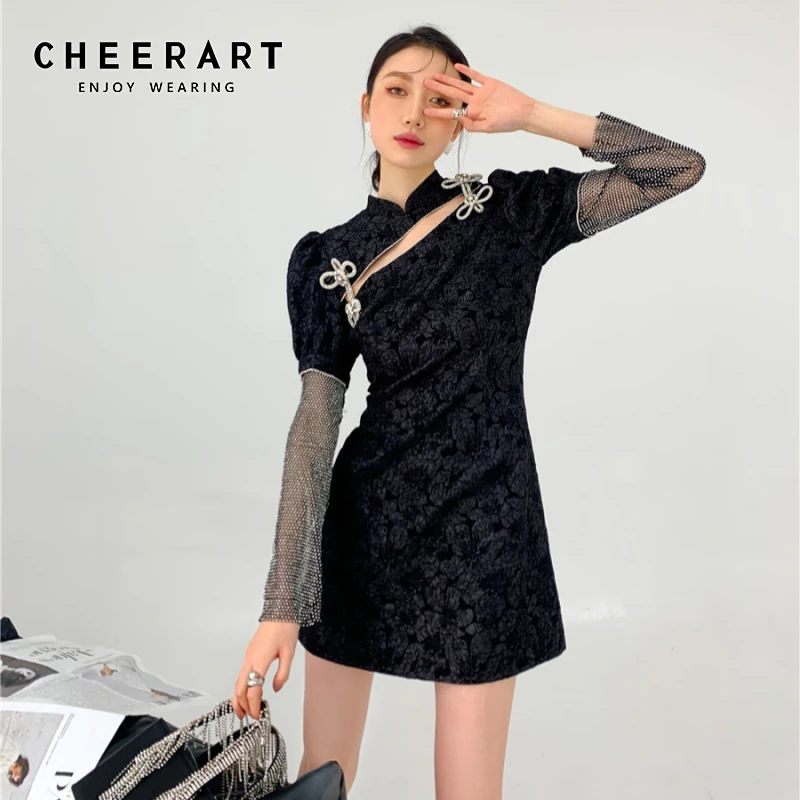 

CHEERART Cheongsam выдалбливают Blqck Мини платье для женщин с пышными рукавами Туника трапециевидной формы стразы с длинными рукавами и бантом женск...