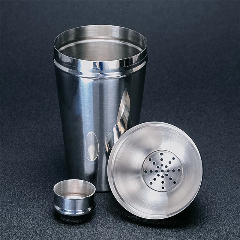 

1.8L Big Stainless Steel Cocktail Boston Bar Shaker: 3-piece Set Bar Tool