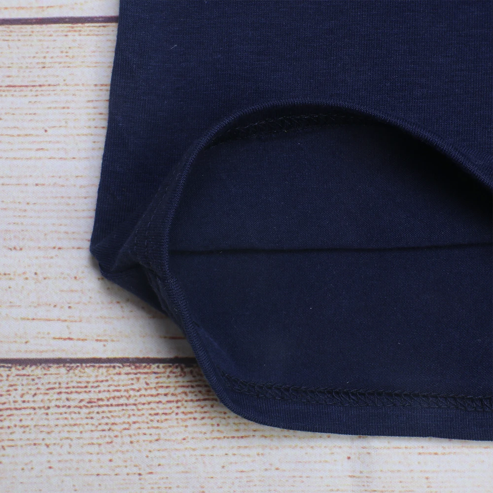 Летняя одежда темно-синий топ с коротким рукавом и красные клетчатые шорты для