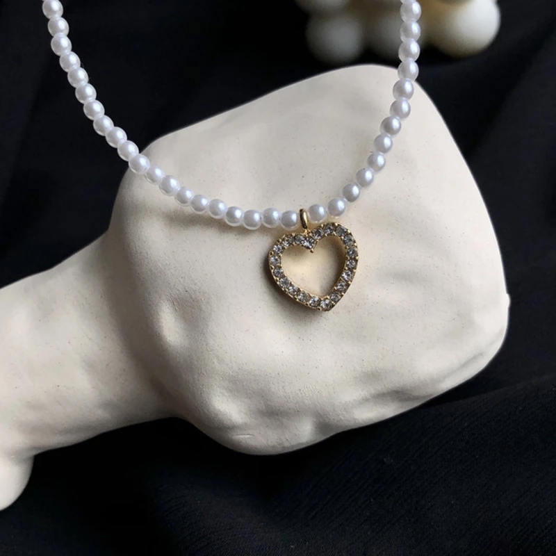 

HXBA Luxury Simulated Pearl Chian Choker with Delicate Heart Pendant Necklace for Women Charming Adjustable Party Jewelry Collar