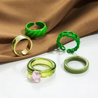 Разноцветные кольца из полимерной смолы #5