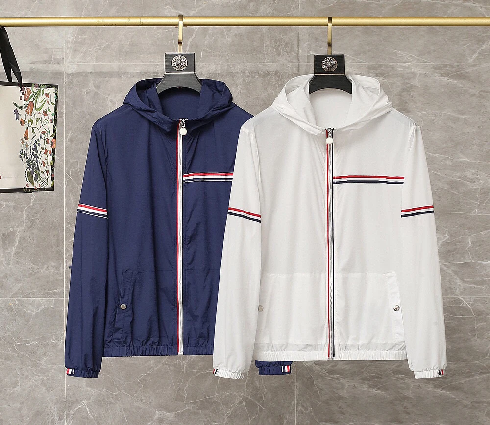 

Men's Hooded Jacket 2021 Summer Thin Sun Protection Jacket Polyester Fiber Fabric Outdoor Casual Style High Quality For Couples