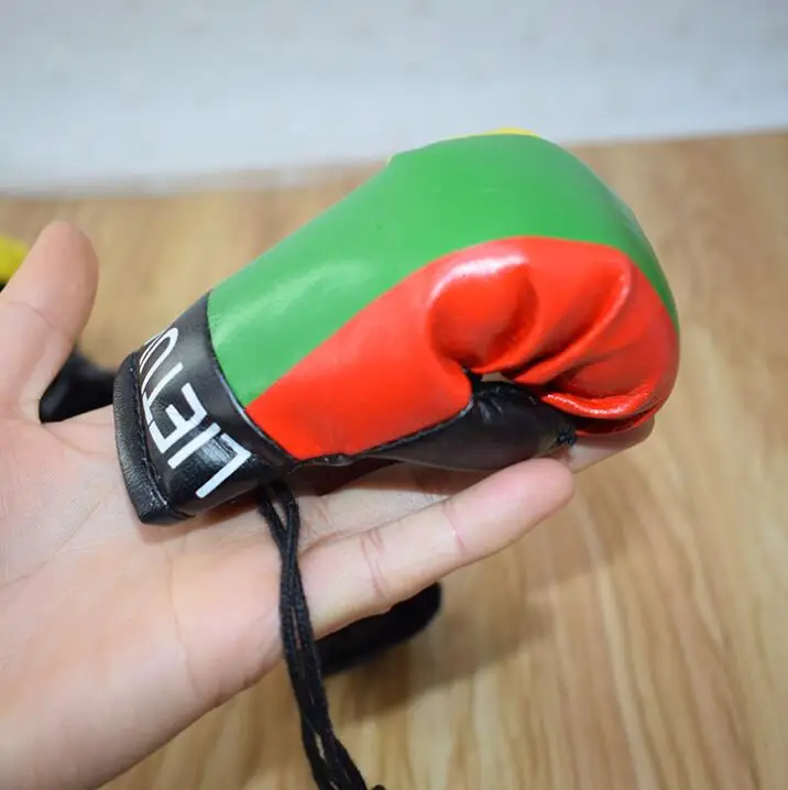 Новые брелоки в виде боксерской перчатки с имитацией национального флага из ПВХ