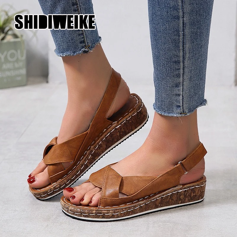 Сандалии женские из экокожи перфорированные босоножки без застежки