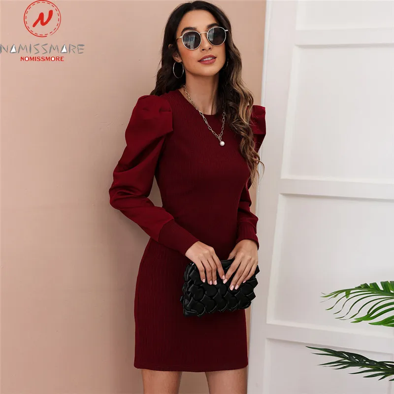 

Женское платье-карандаш с круглым вырезом, длинным рукавом и буффами