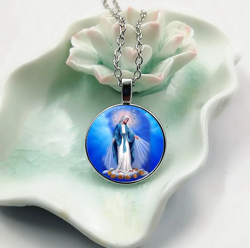 

2020 New Fashion Glamour Mermaid Glass Pendant Necklace High Quality Necklace