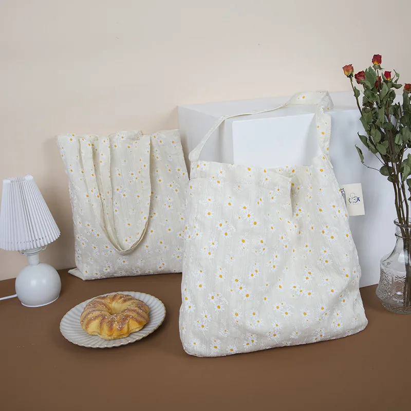 

Women Canvas Shoulder Bags Embossed Daisy Design Ladies Floral Handbag Casual Tote Literary Books Bag Shopping Bag For Girls