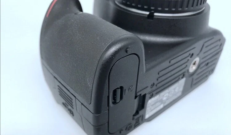USED Nikon D3200 Digital SLR Camera Body (Black)