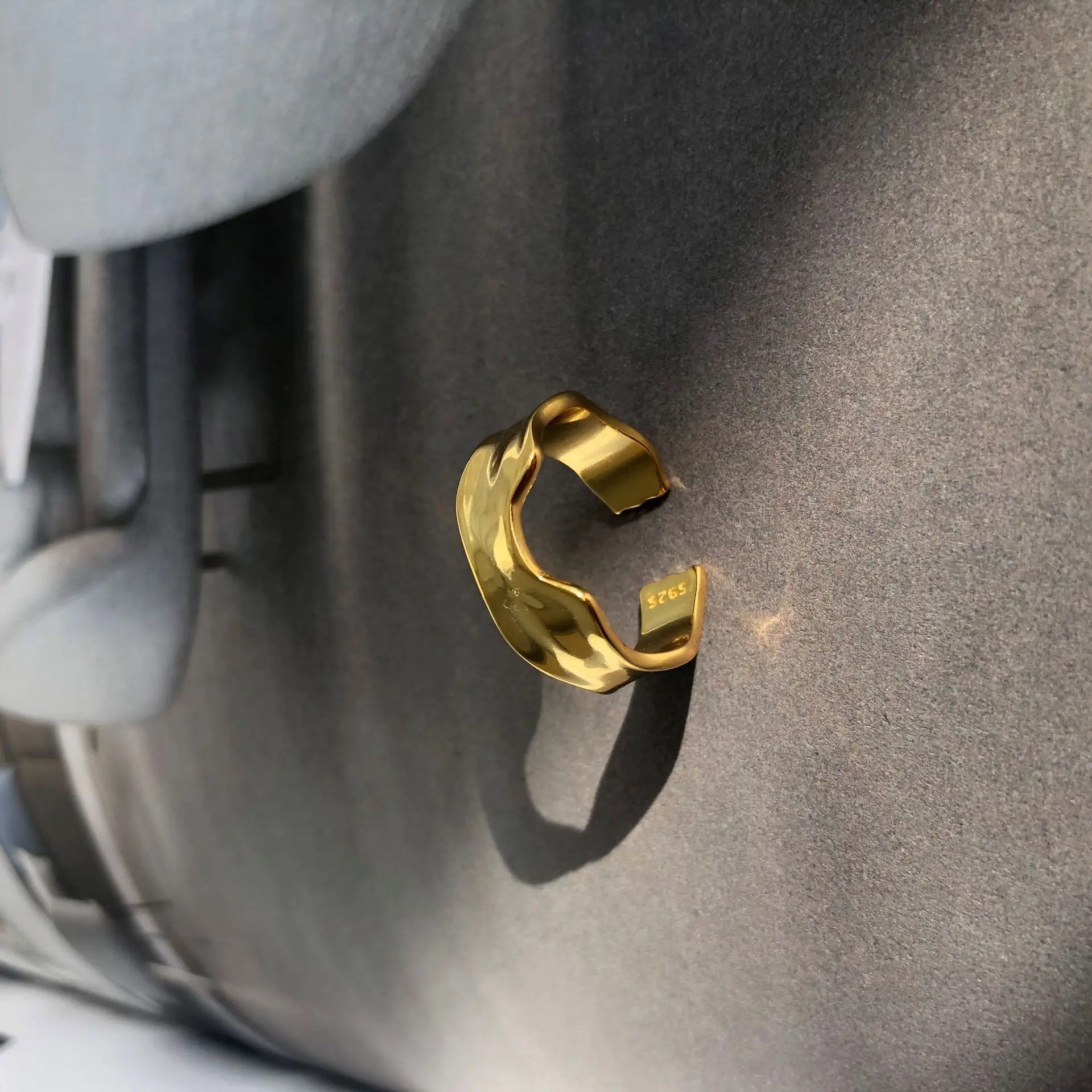 

Irregular Wave Gold 100% 925 Sterling Silver Rings For Women High Quality Fashion Fine Jewelry Femme Open Ring Simple Flyleaf